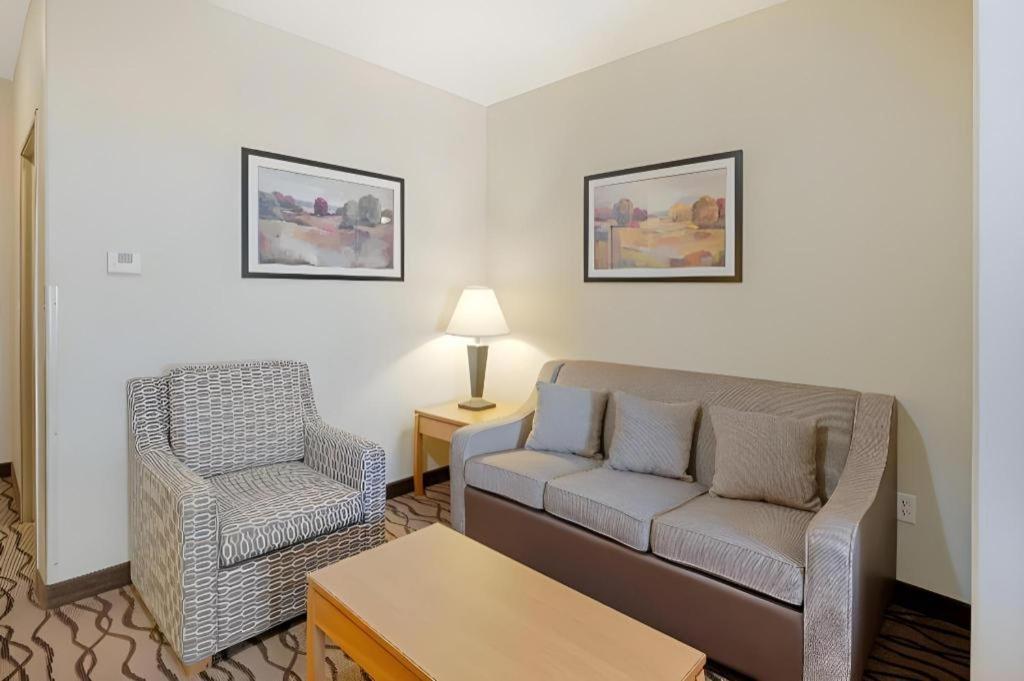 Best Western Plus Guymon Hotel And Suites Exterior photo